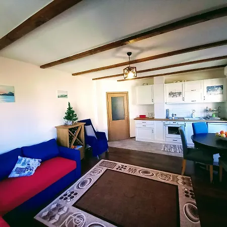 Artist's Apart Hanna בנסקו