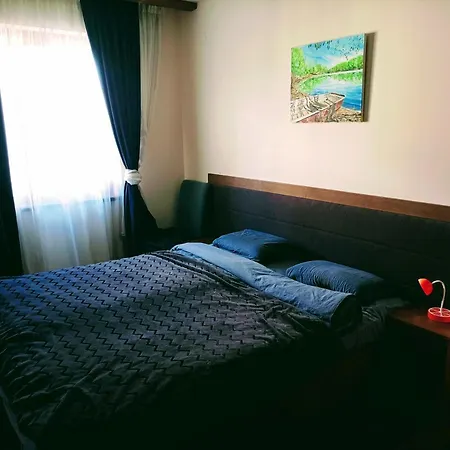 Artist's Apart Hanna * בנסקו