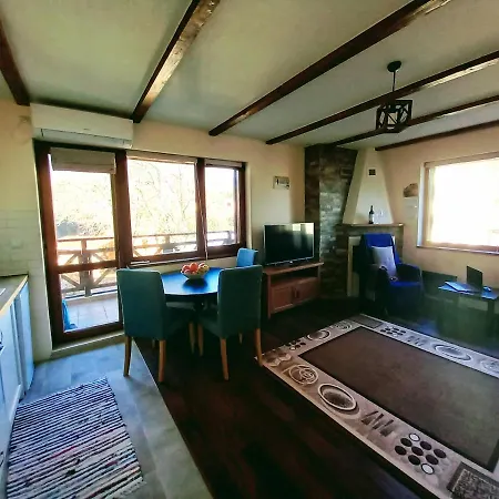Artist's Apart Hanna Апартаменти